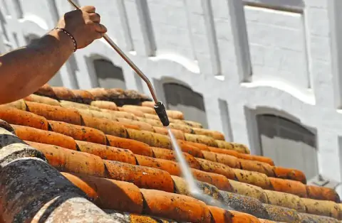 Nettoyage de toitures - Saint-Éloi-de-Fourques